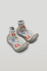 Meias pantufas para os primeiros passos do bebé